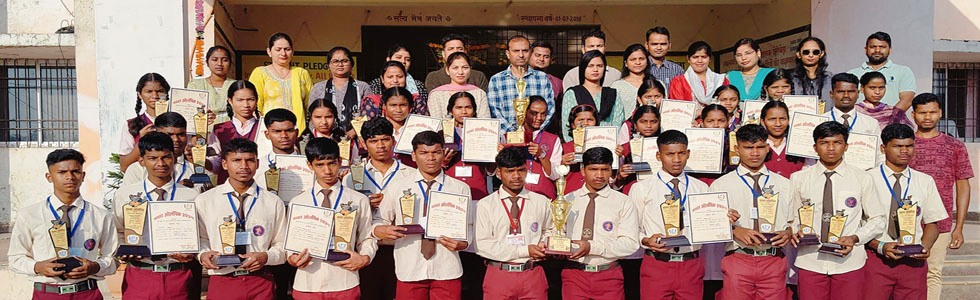 EMRS Students with The President of India